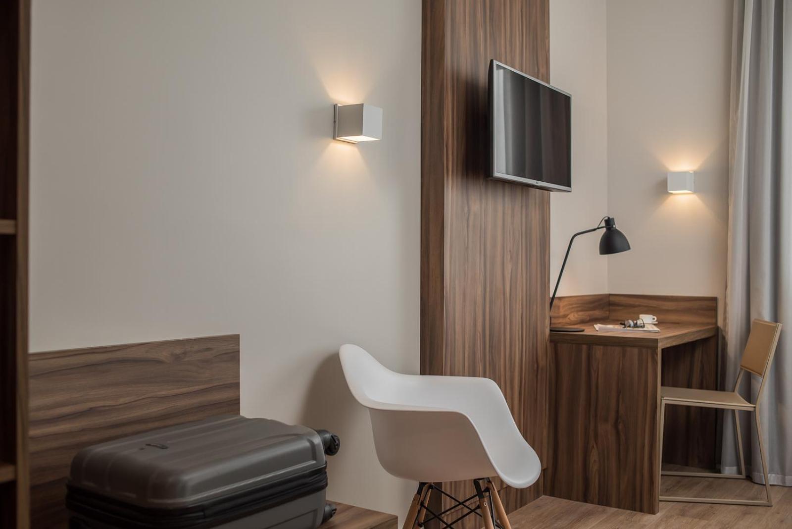 Standard PwD Disability Access Triple - 1 Double Bed and 1 Single Bed,1453273603:JPEG